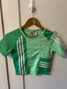 Adidas Originals Colorblock Three-Stripe Crop Top Green Size XS